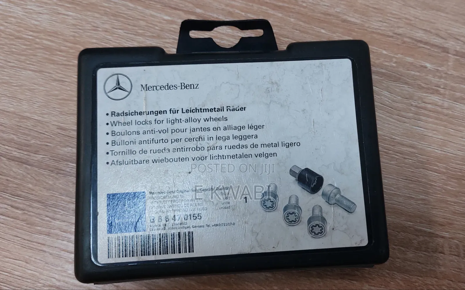 Original Mercedes-Benz Wheel Locks for Light-Alloy Wheels.