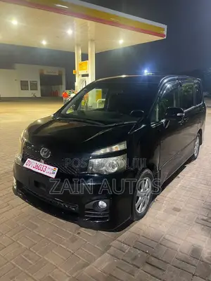 Toyota Voxy 2010 Black