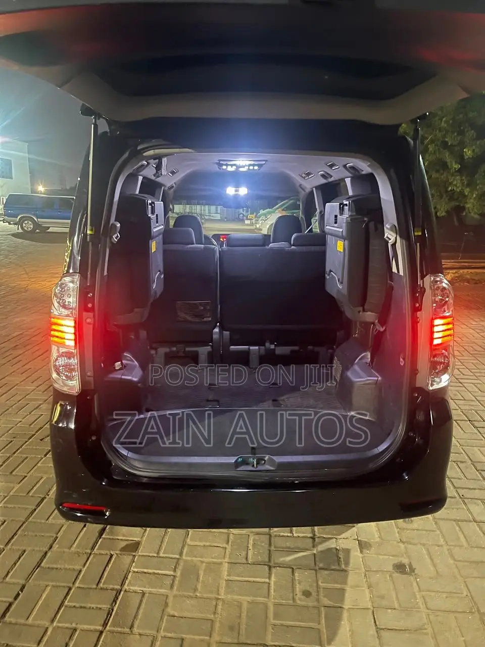 Toyota Voxy 2010 Black