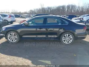 Volkswagen Passat 2.0T Wolfsburg Edition 2019 Blue