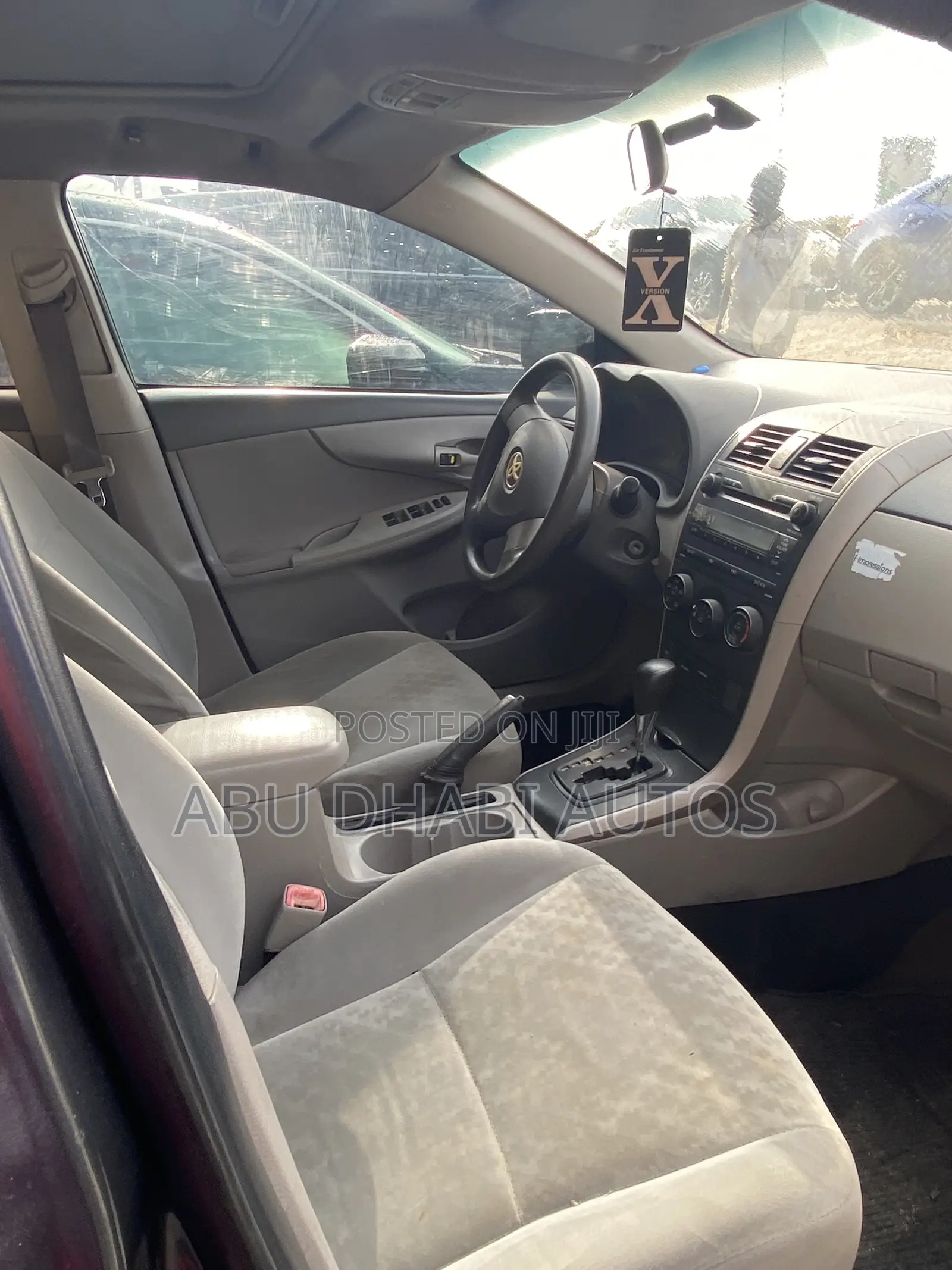 Toyota Corolla LE 4dr Sedan (1.8L 4cyl 4A) 2010 Gray