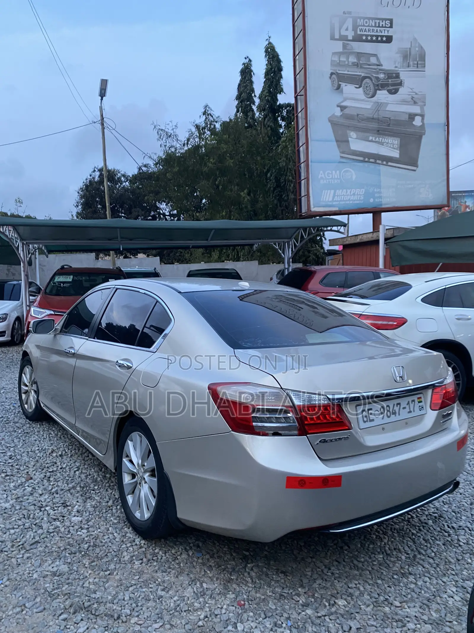 Honda Accord Touring 4dr Sedan FWD (3.5L 6cyl 6A) 2013