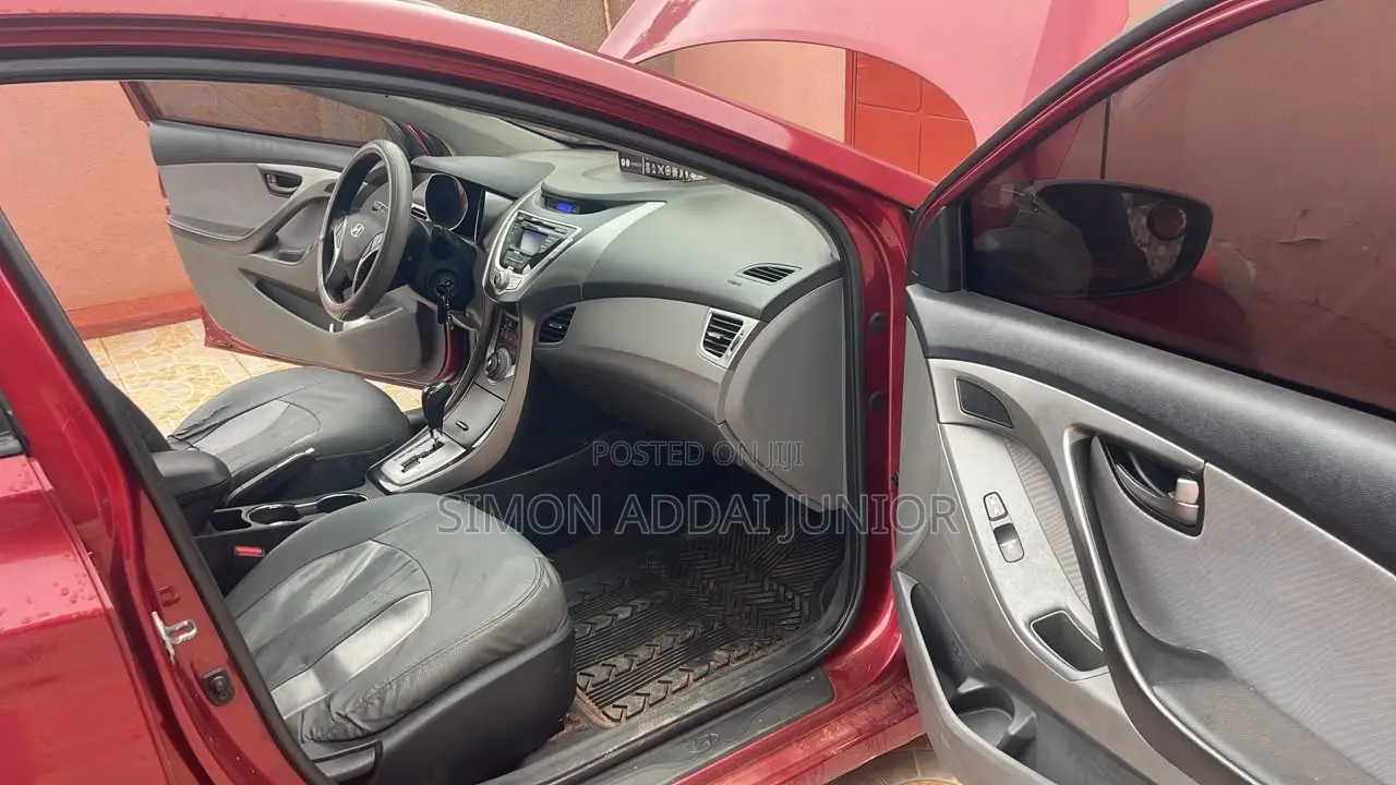 Hyundai Elantra 2017 Red