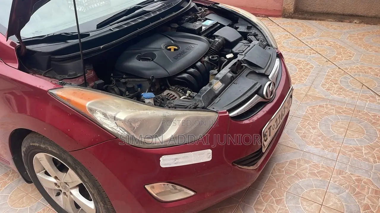 Hyundai Elantra 2017 Red