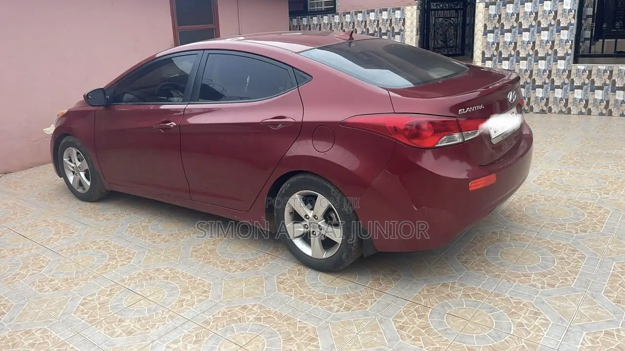 Hyundai Elantra 2017 Red