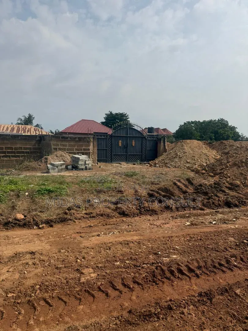 60x110ft Land for Sale at New Legon