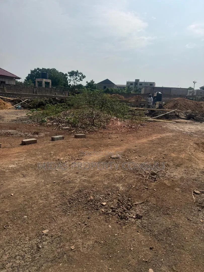 60x110ft Land for Sale at New Legon
