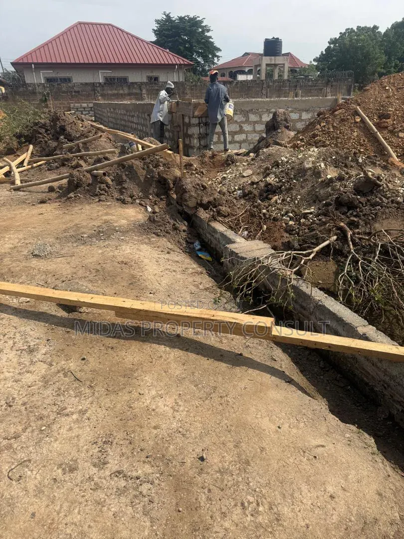 60x110ft Land for Sale at New Legon