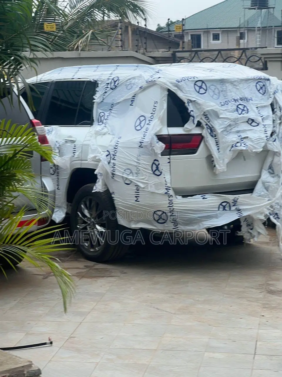 Toyota Land Cruiser LC300 2024 White
