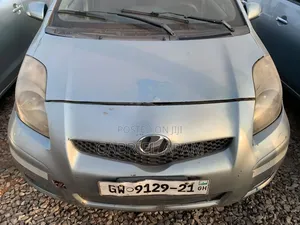 Toyota Vitz 2010 Gray