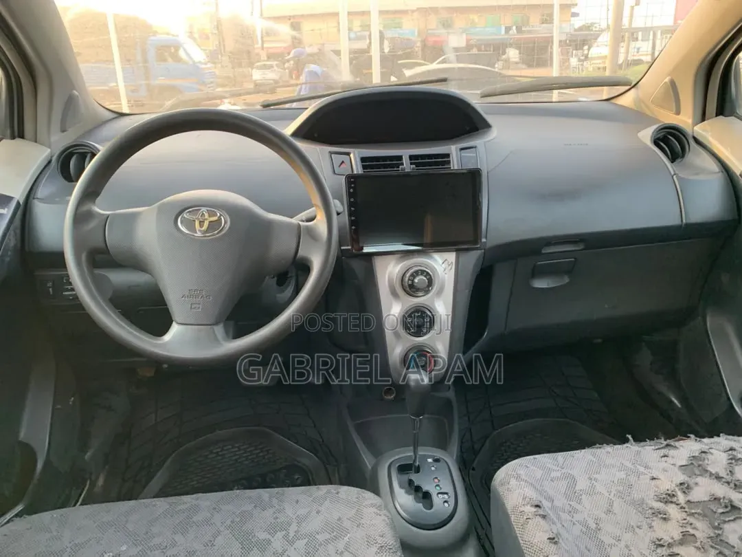 Toyota Vitz 2010 Gray
