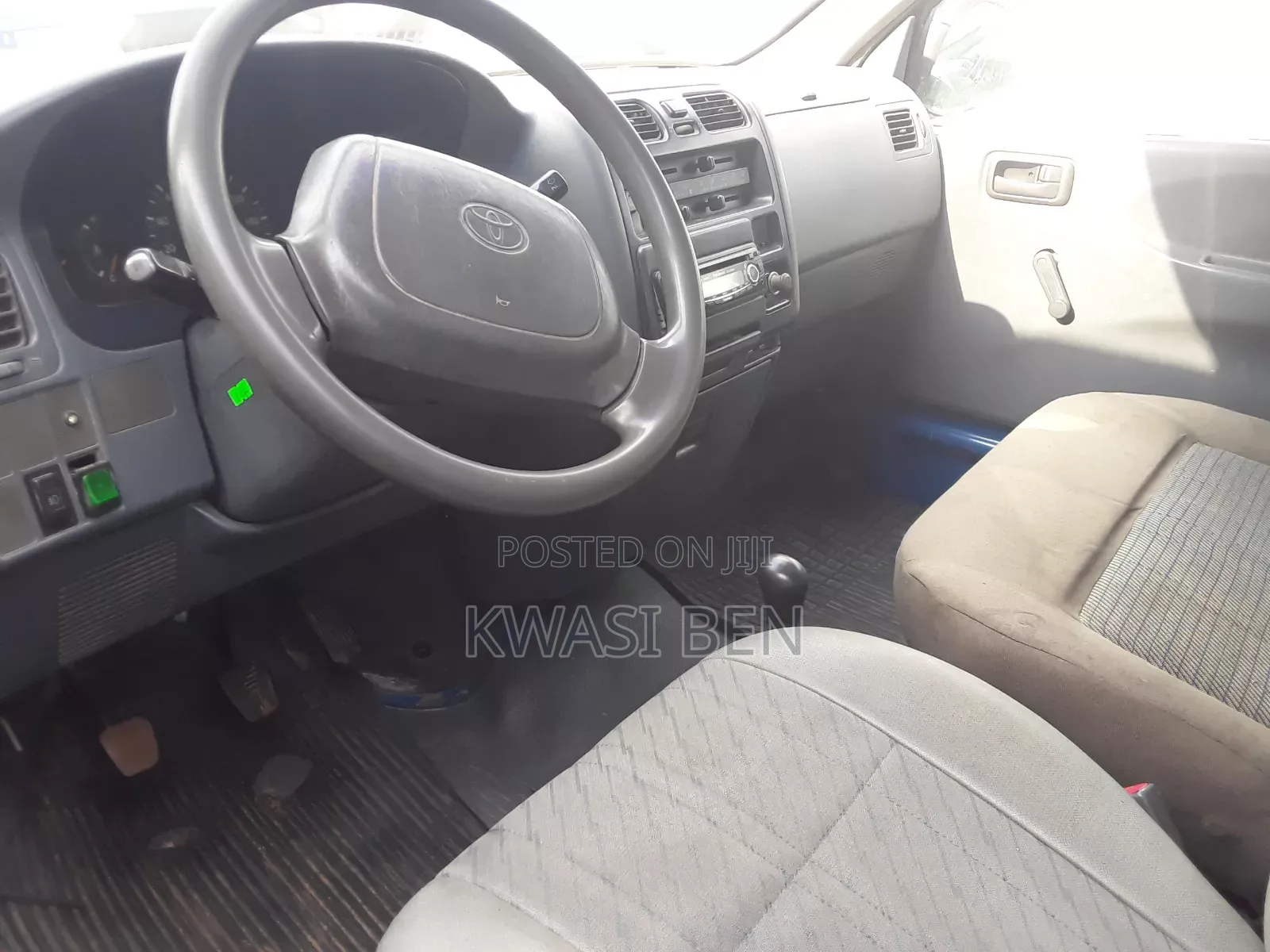 Toyota HiAce 2008 Blue
