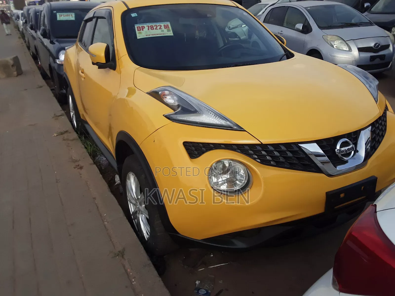 Nissan Juke 2011 Yellow