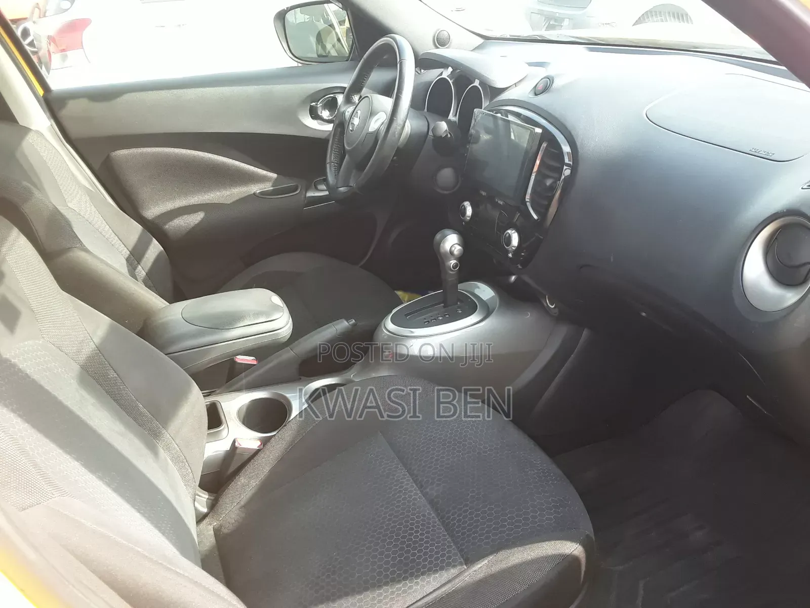 Nissan Juke 2011 Yellow