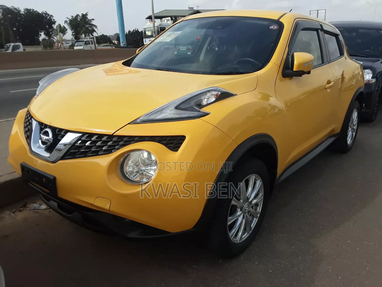 Nissan Juke 2011 Yellow