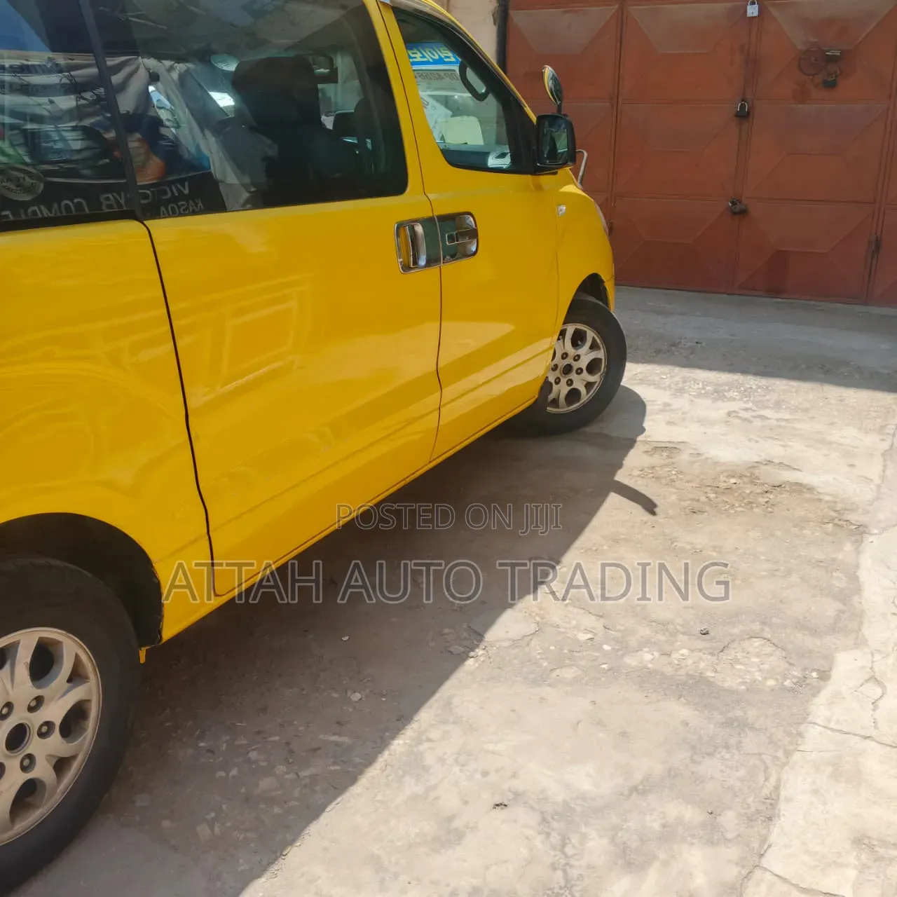 Hyundai Starex 2014 Yellow