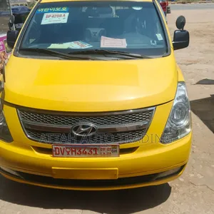 Hyundai Starex 2014 Yellow