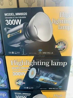 MM8820 300W Dimmable Color Adjustable LED Highlighting Lamp