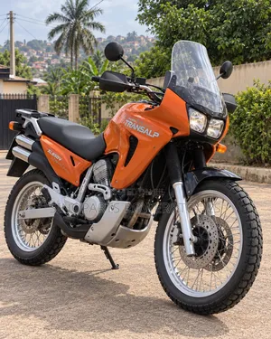 Honda Transalp XL600V 2019 Orange