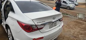 Hyundai Sonata Limited 2.0T Sedan (2.0L 4cyl 6A) 2012 White