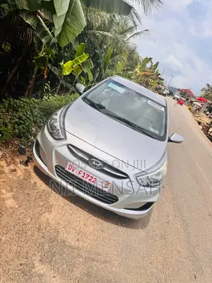 Hyundai Accent SE 2013 Silver