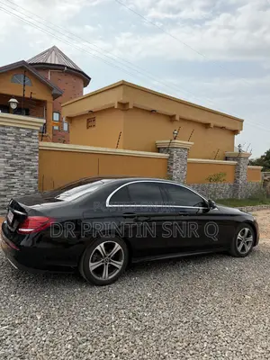 Mercedes-Benz E300 2019 Black