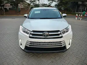 Toyota Highlander LE 4x2 (2.7L 4cyl 6A) 2018 White