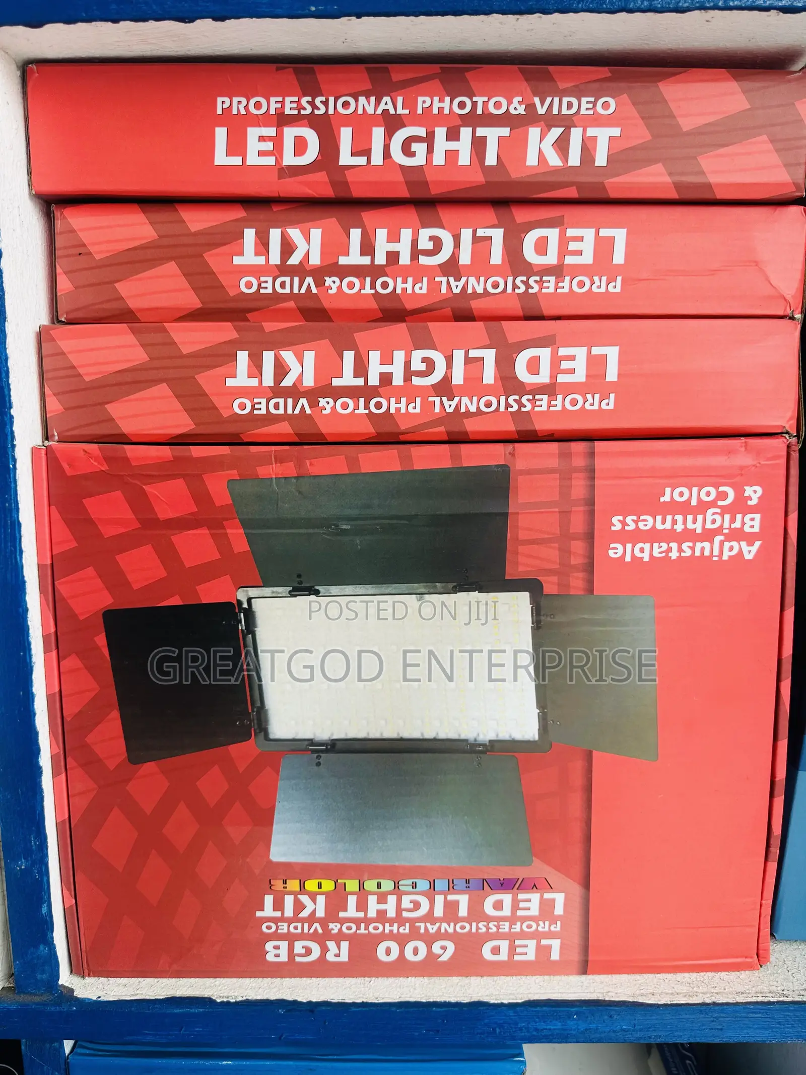 Pro LED 600 Professional Photo Video Light Kit