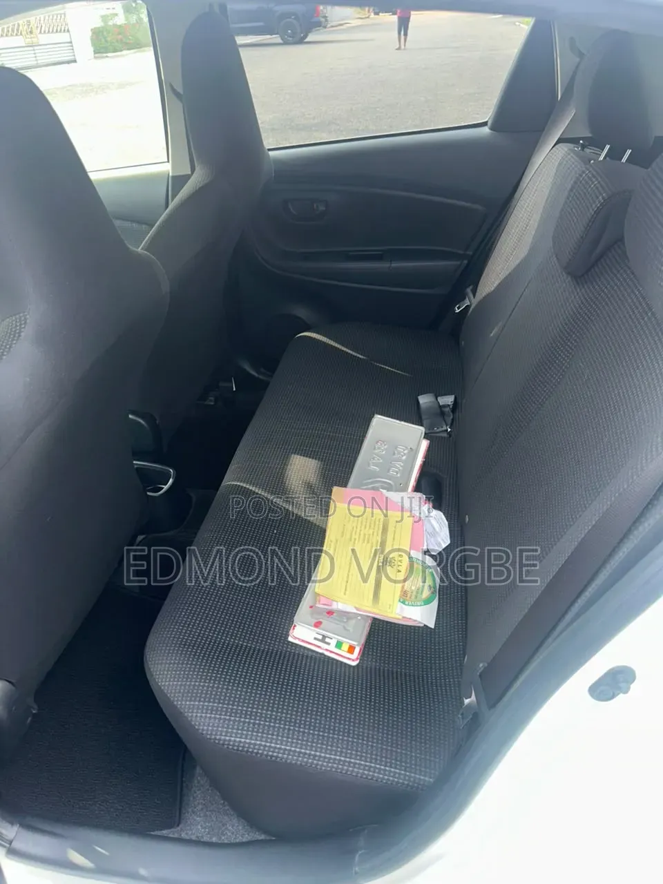 Toyota Vitz 1.3 FWD 3dr 2015 White