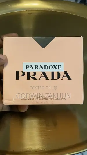PRADA Paradoxe