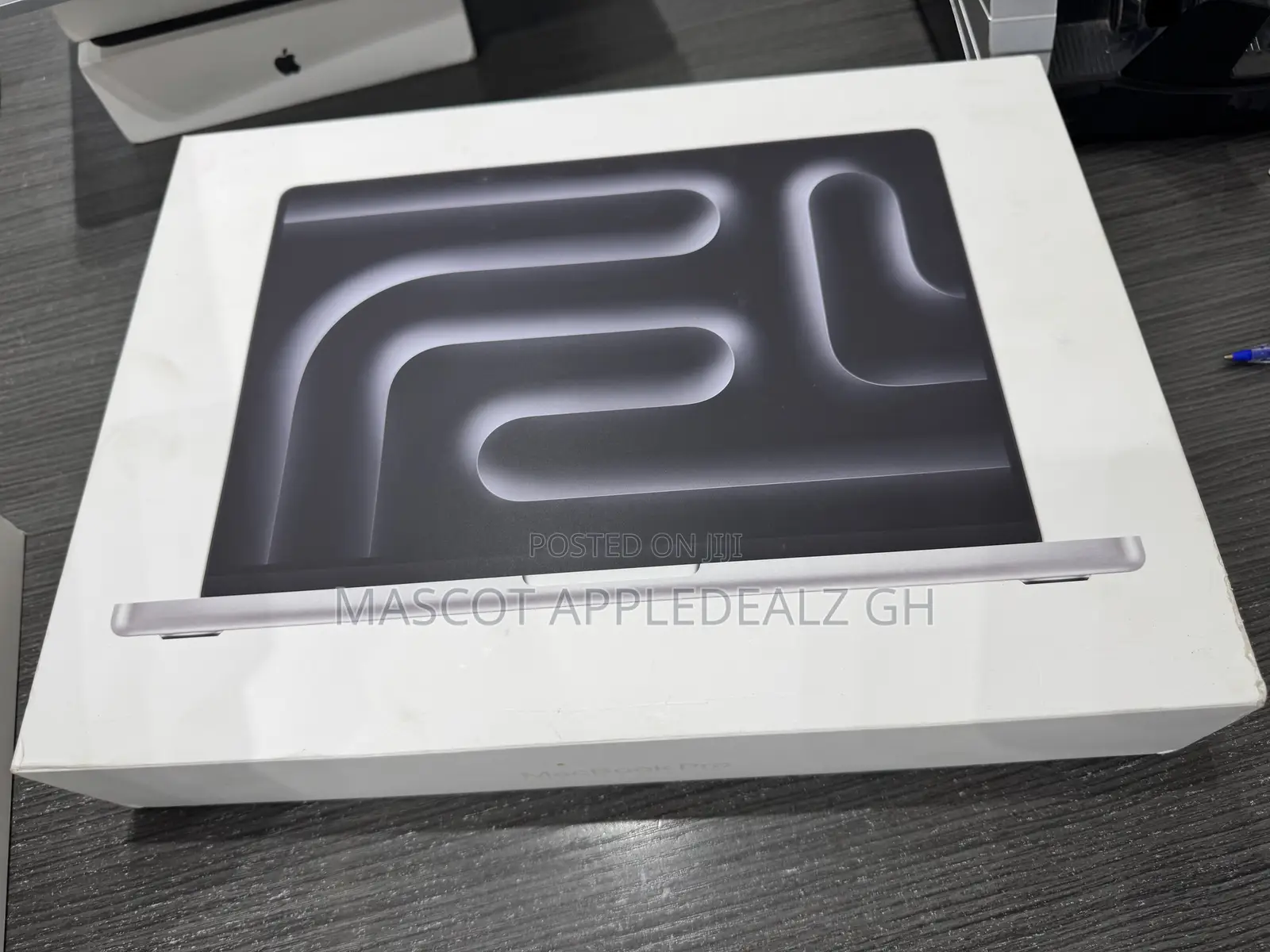 New Laptop Apple MacBook Pro 2024 M4 24GB Apple M4 Pro SSD 512GB