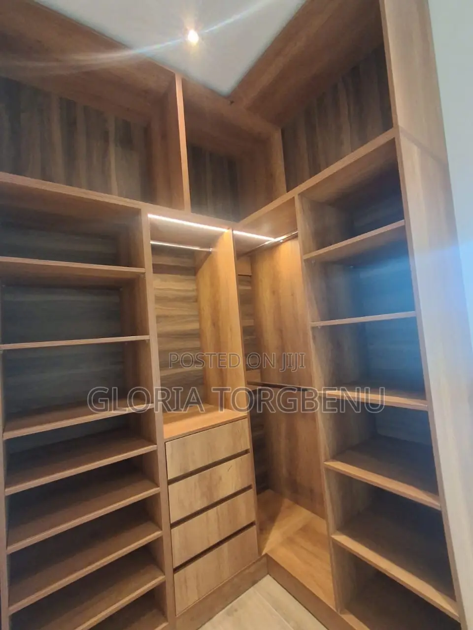 4bdrm House in Dzorwulu for sale