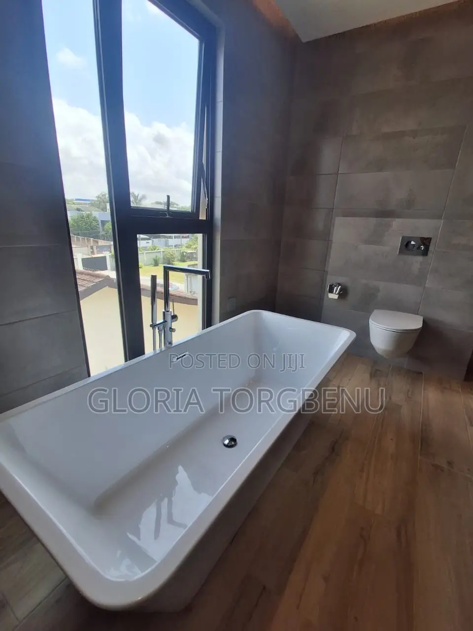 4bdrm House in Dzorwulu for sale
