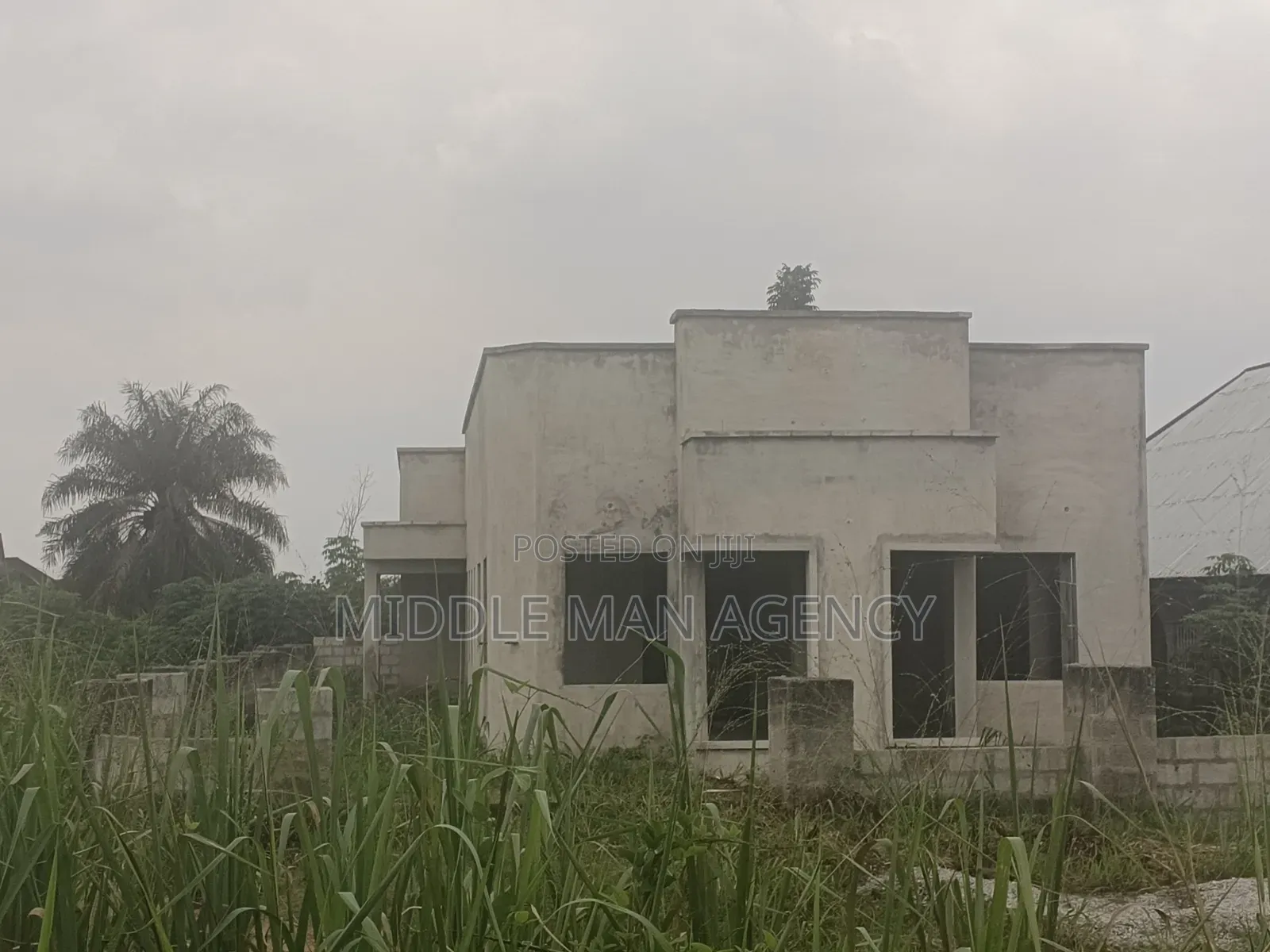 Mini Flat in Middle Man Agency, Ejisu-Juaben Municipal for sale