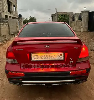 Hyundai Elantra GT 2004 Red