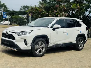 Toyota RAV4 Limited 2022 White