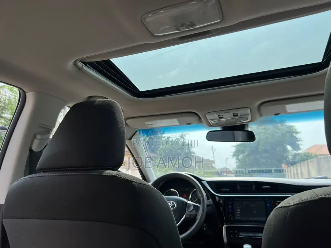 Toyota Corolla LE Eco (1.8L 4cyl 2A) 2018 Brown