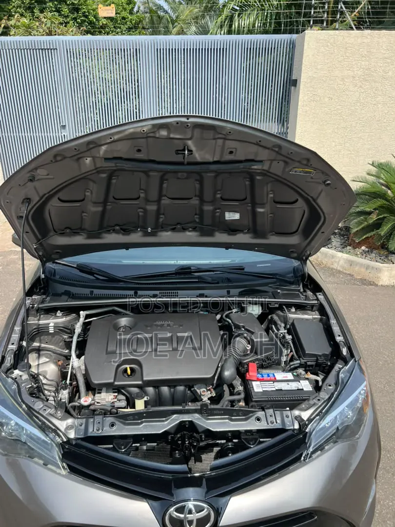 Toyota Corolla LE Eco (1.8L 4cyl 2A) 2018 Brown
