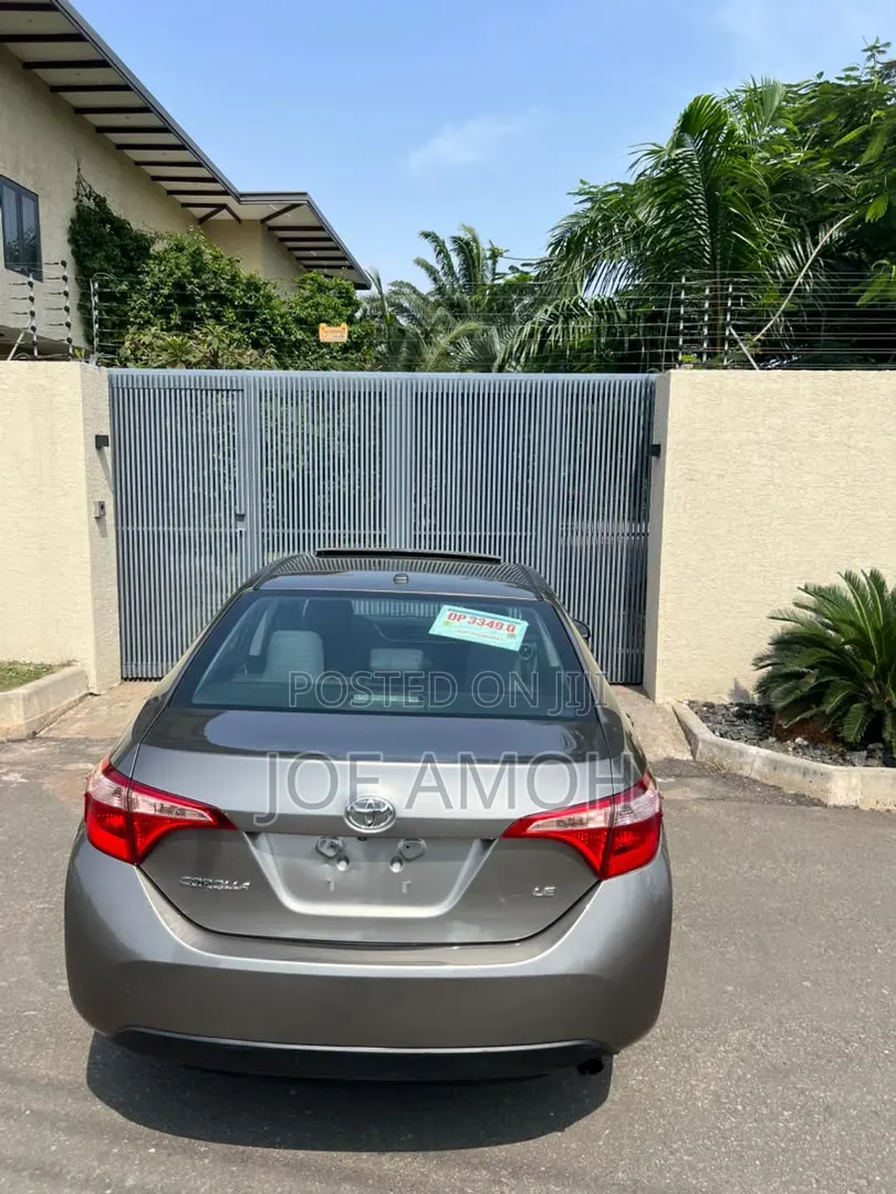 Toyota Corolla LE Eco (1.8L 4cyl 2A) 2018 Brown