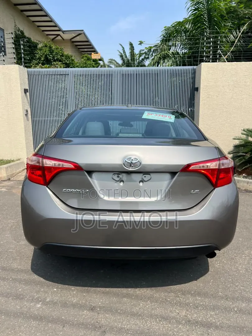 Toyota Corolla LE Eco (1.8L 4cyl 2A) 2018 Brown