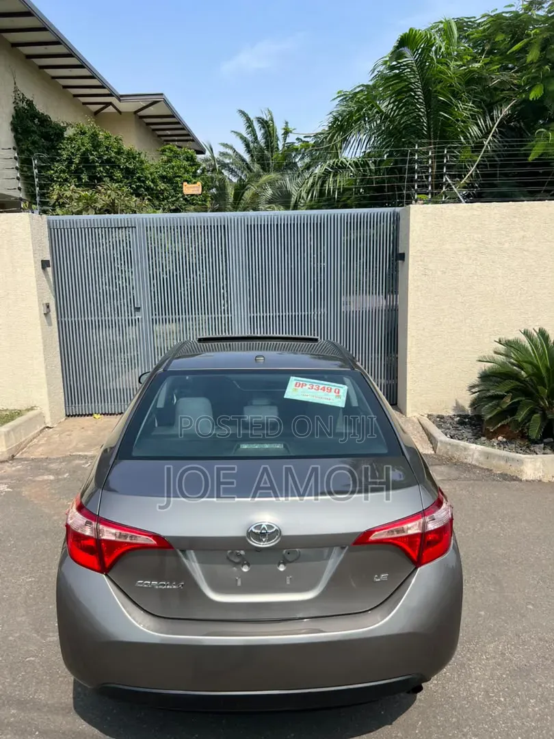 Toyota Corolla LE Eco (1.8L 4cyl 2A) 2018 Brown