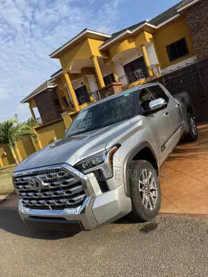 Toyota Tundra 1794 2022 Silver