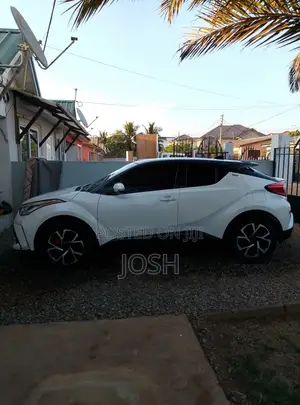 Toyota C-HR LE FWD 2020 White