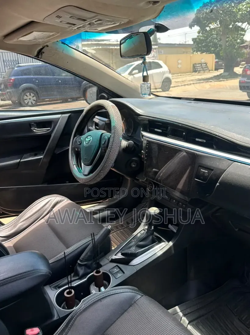 Toyota Corolla 2015 Black