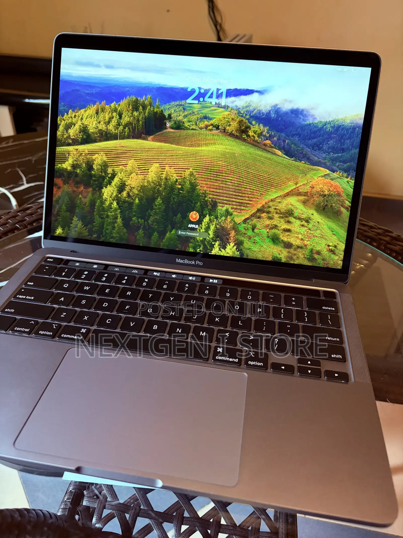 Laptop Apple MacBook Pro 2020 8GB Intel Core i7 SSD 256GB