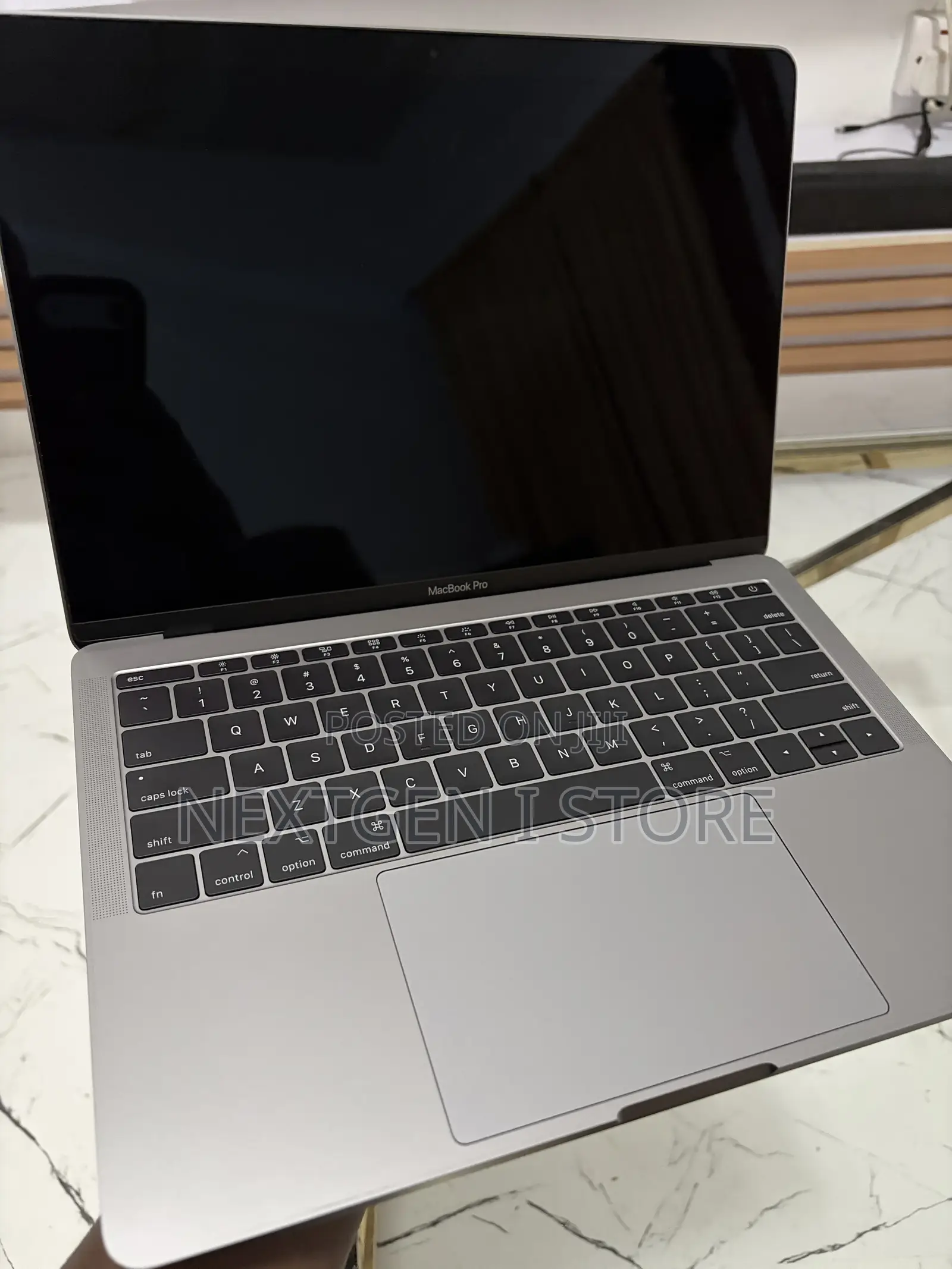 Laptop Apple MacBook Pro 2017 8GB Intel Core i5 SSD 256GB