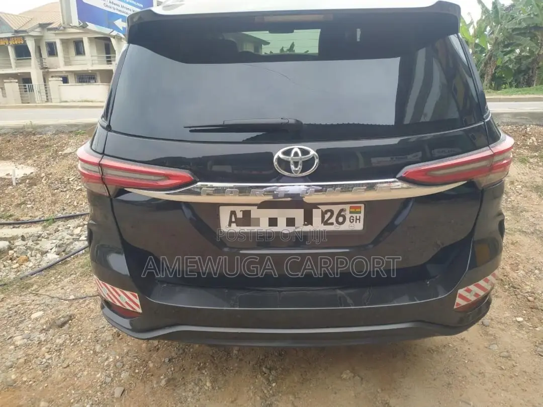 Toyota Fortuner 2.7 AWD 2018 Black