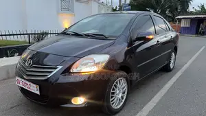 Toyota Yaris 2011 Black