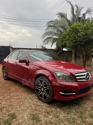 Mercedes-Benz C250 2013 Red