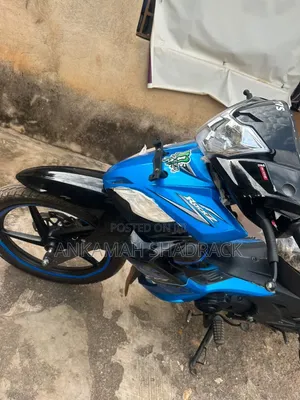 TVS Apache 160 4V 2025 Blue